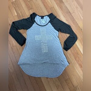grass collection Gray & Green Raglan Long Sleeve Top with Stud Cross Size Large